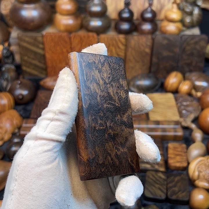 楠木金丝楠木小叶