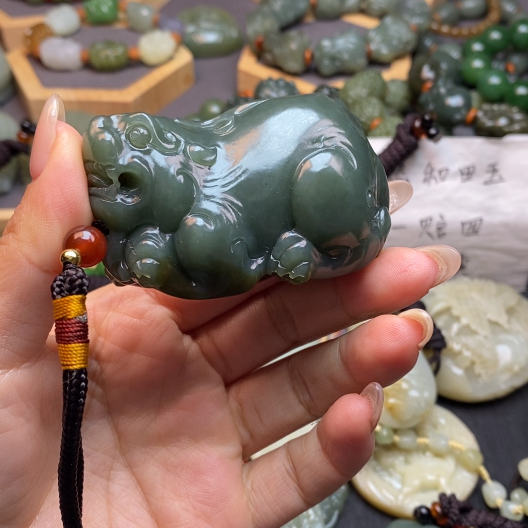 和田玉颈饰未镶嵌