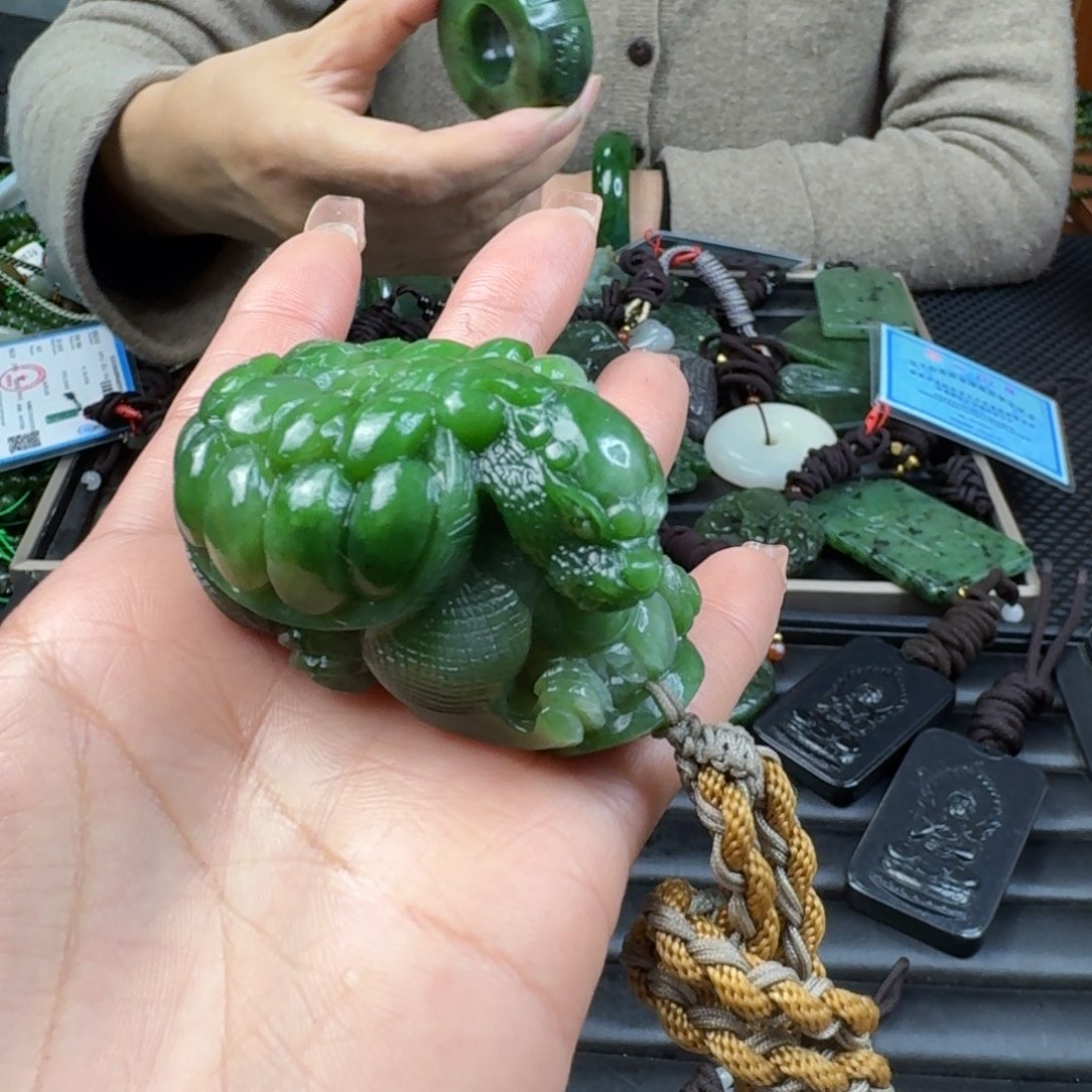 和田玉（碧玉）颈饰未镶嵌