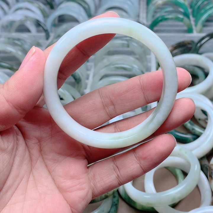 独山玉未镶嵌手镯59