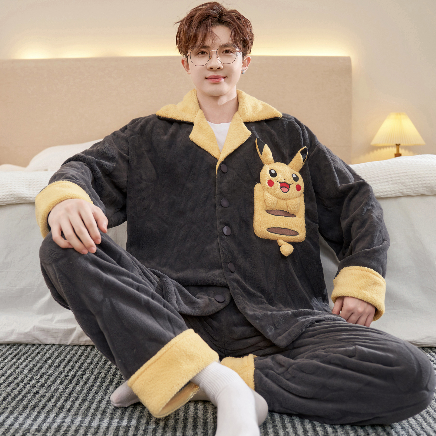 冬季睡衣男士珊瑚绒翻领卡通可爱学生青少年加厚法兰绒家居服套装