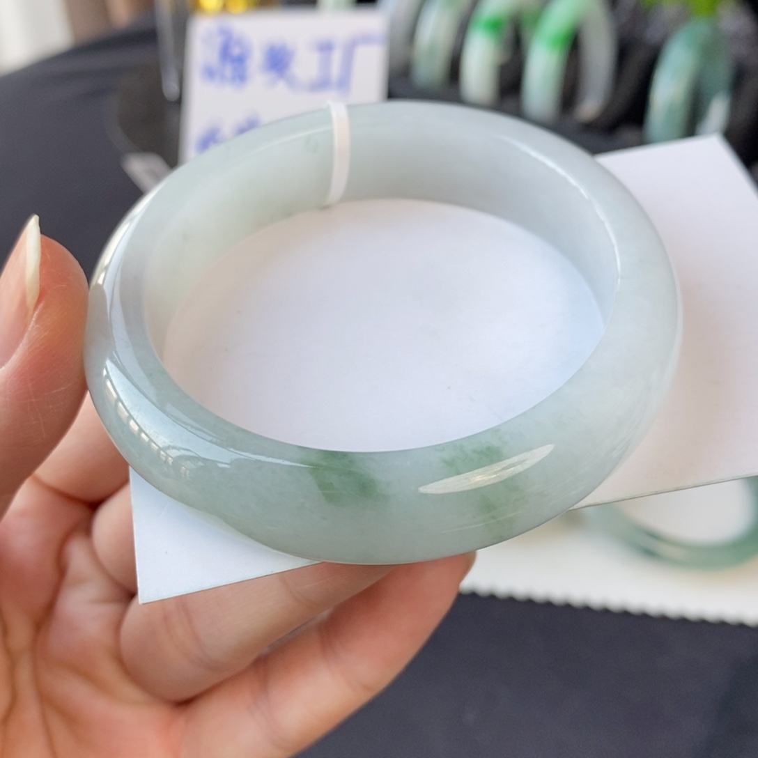翡翠未镶嵌手镯飘花55.5