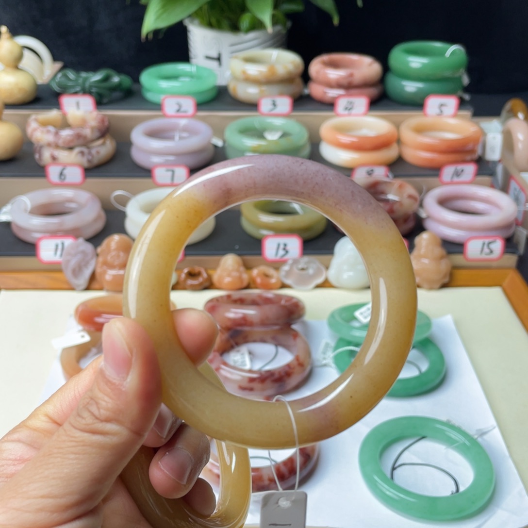 石英质玉未镶嵌手镯