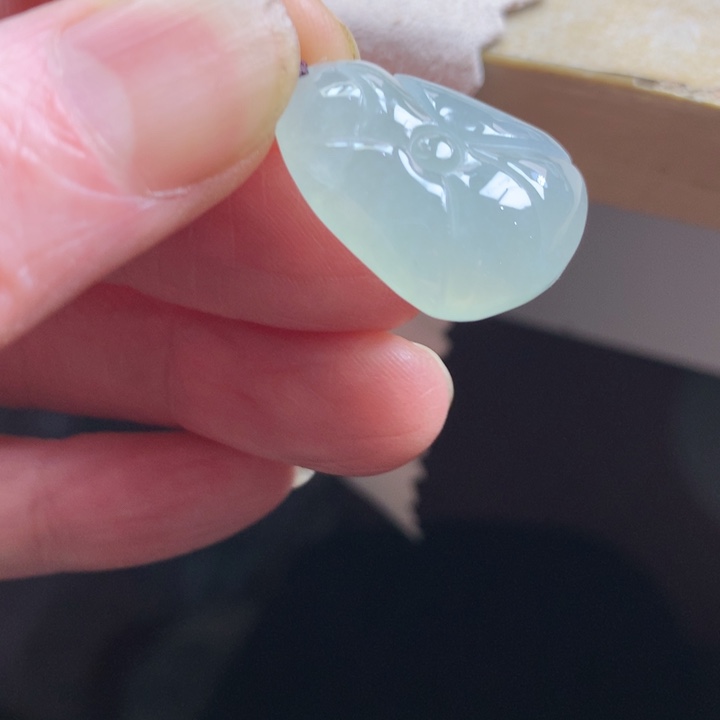 翡翠颈饰未镶嵌吊坠