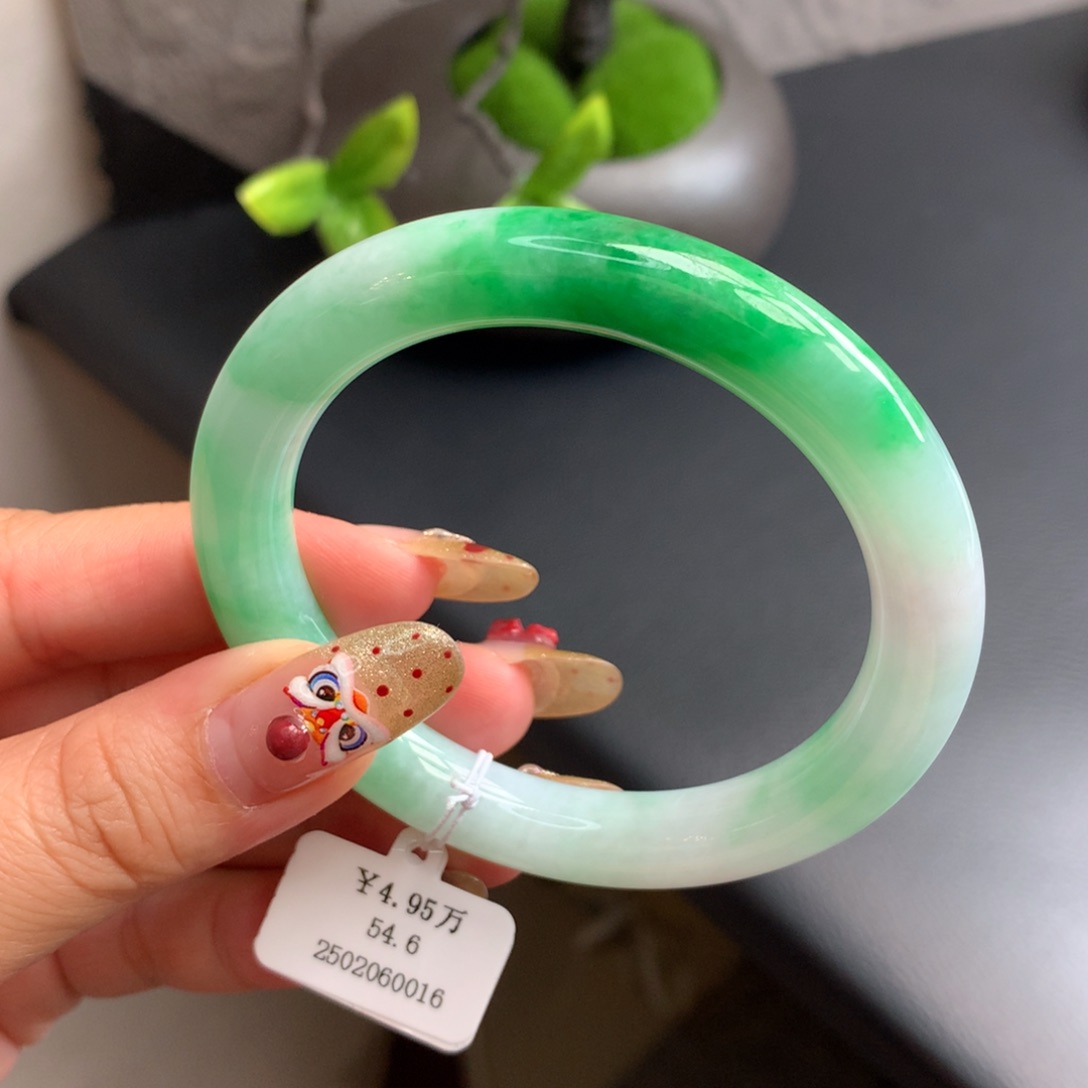 翡翠手镯未镶嵌54.6白底青圆条