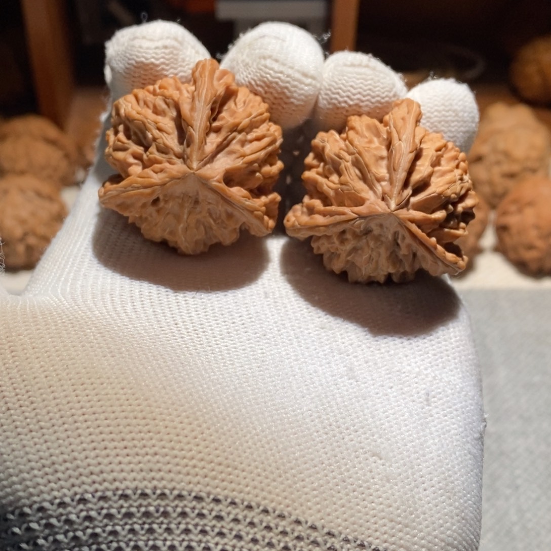 文玩核桃把件盘山.