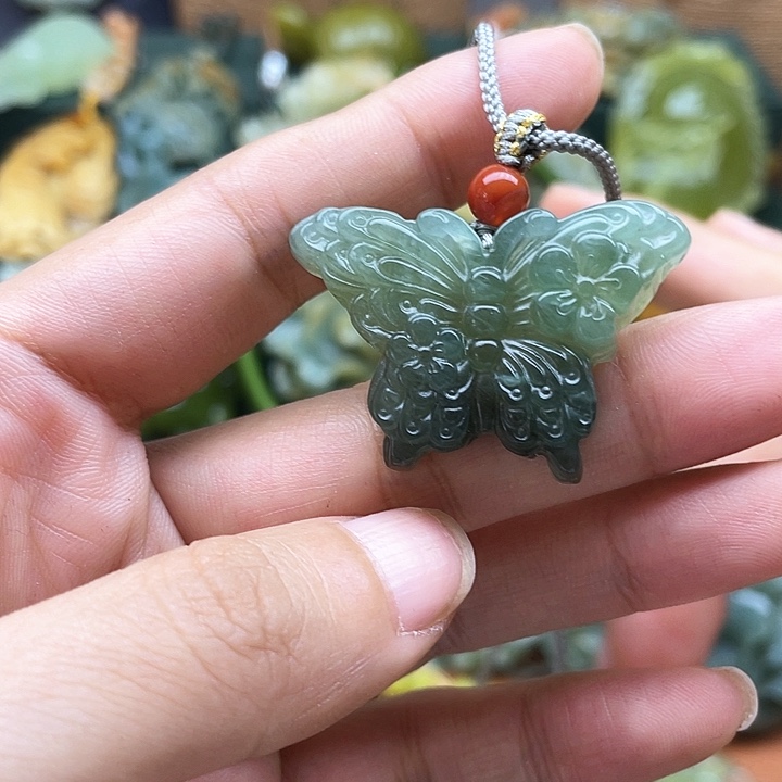 蛇纹石玉未镶嵌吊坠
