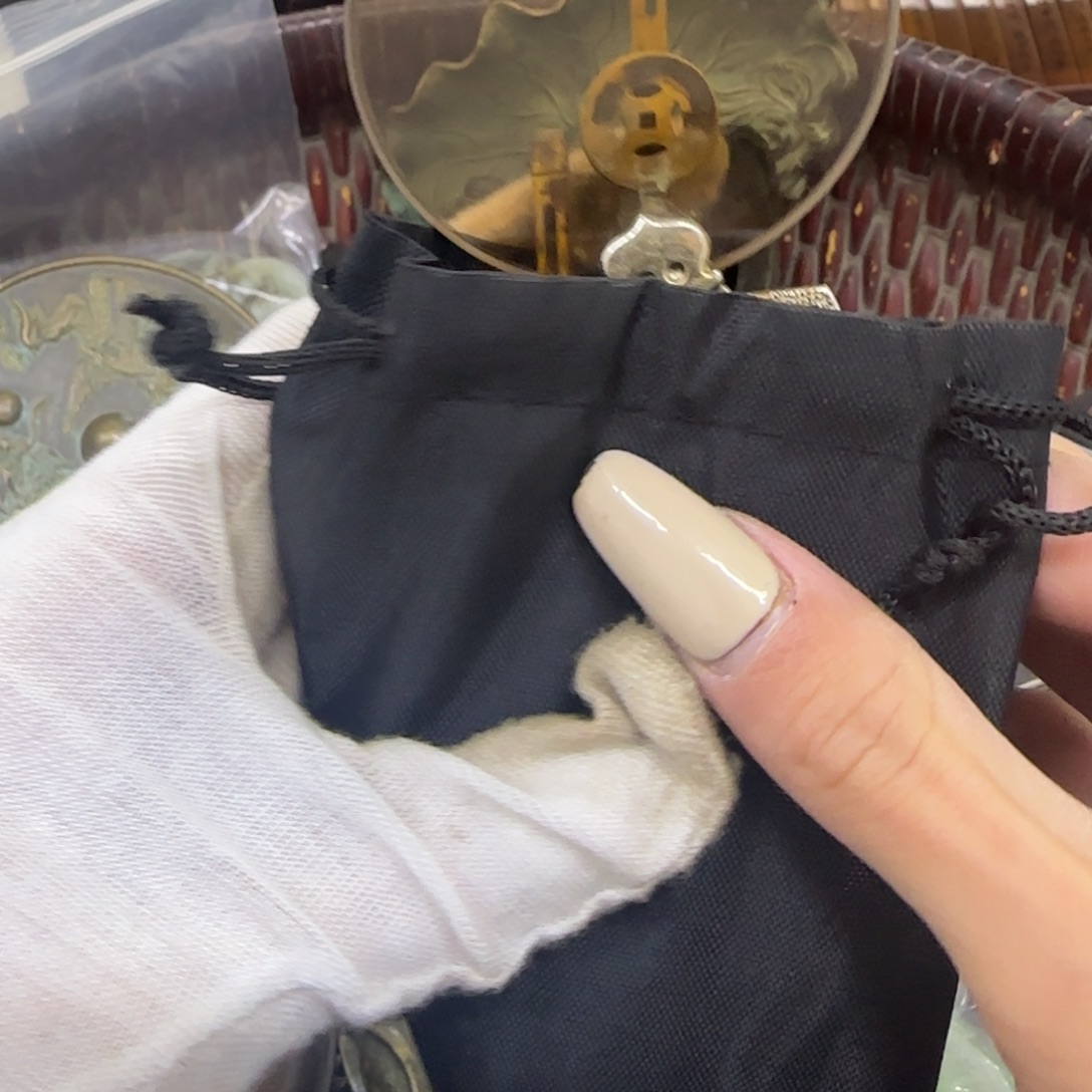 百***海眼镜片是指通过在一定时期