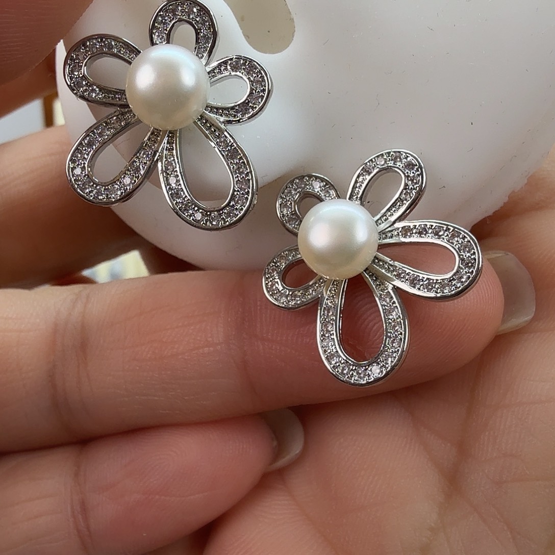 淡水珍珠耳饰未镶嵌