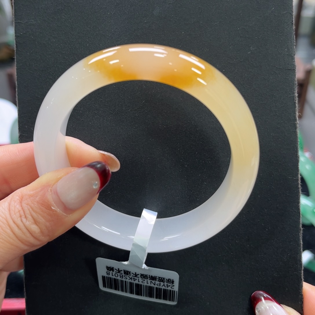 石英质玉手镯未镶嵌贾**?➕小玥56.6