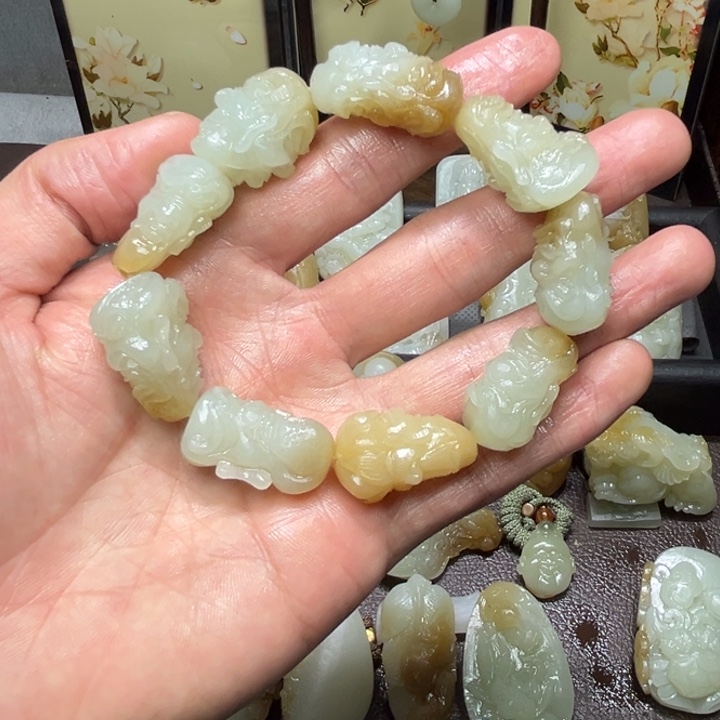 和田玉未镶嵌颈饰