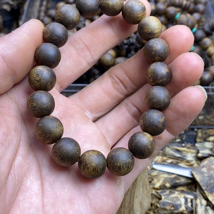 博***士沉香碎屑沉香棋楠沉香12mm圆珠克重14.8克