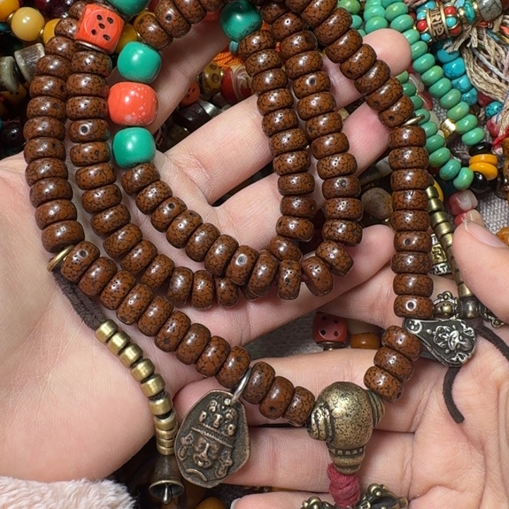 琉璃颈饰哈哈哈哈