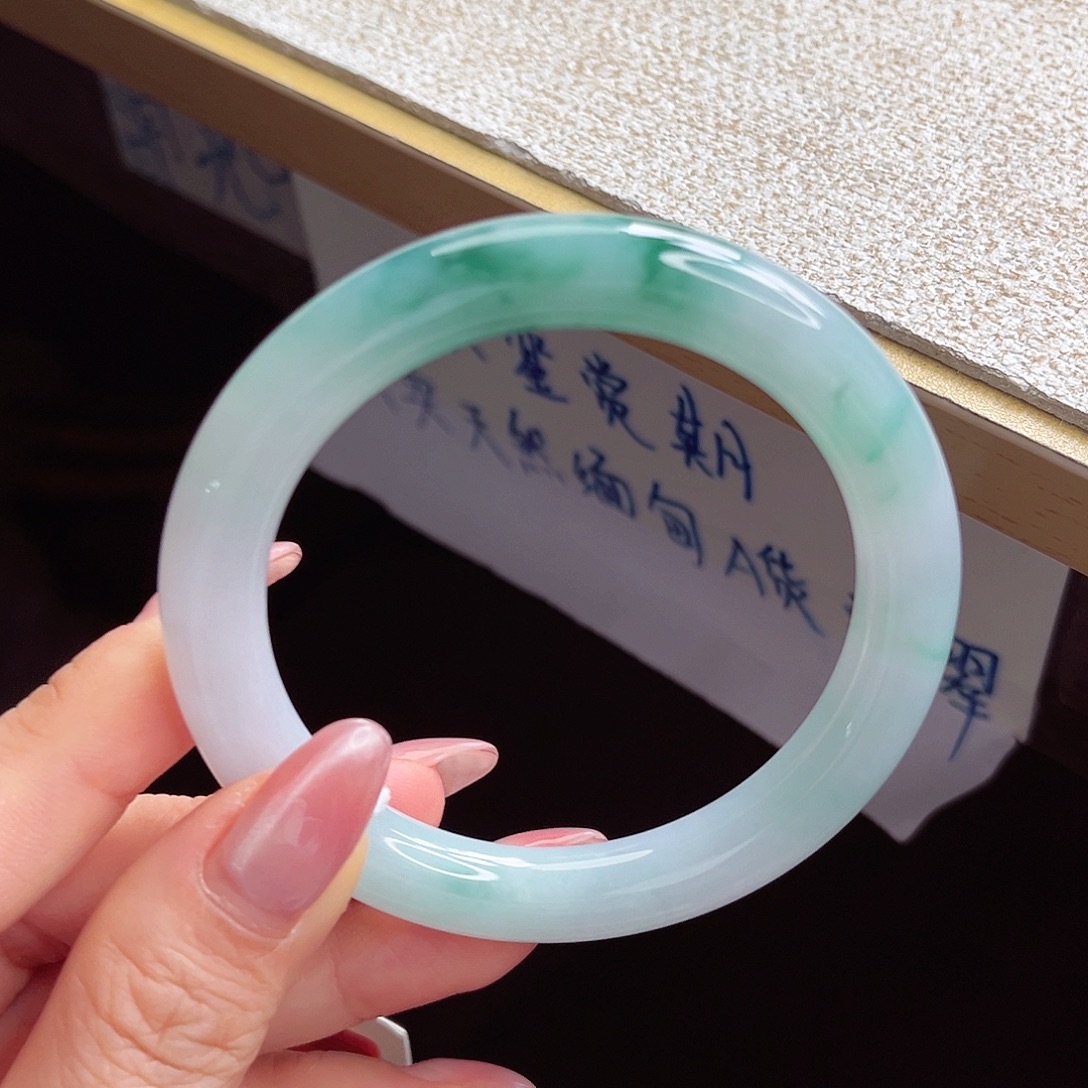 翡翠未镶嵌手镯手镯