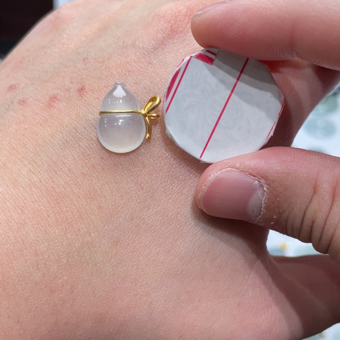 翡翠颈饰18K金镶嵌拍一发一