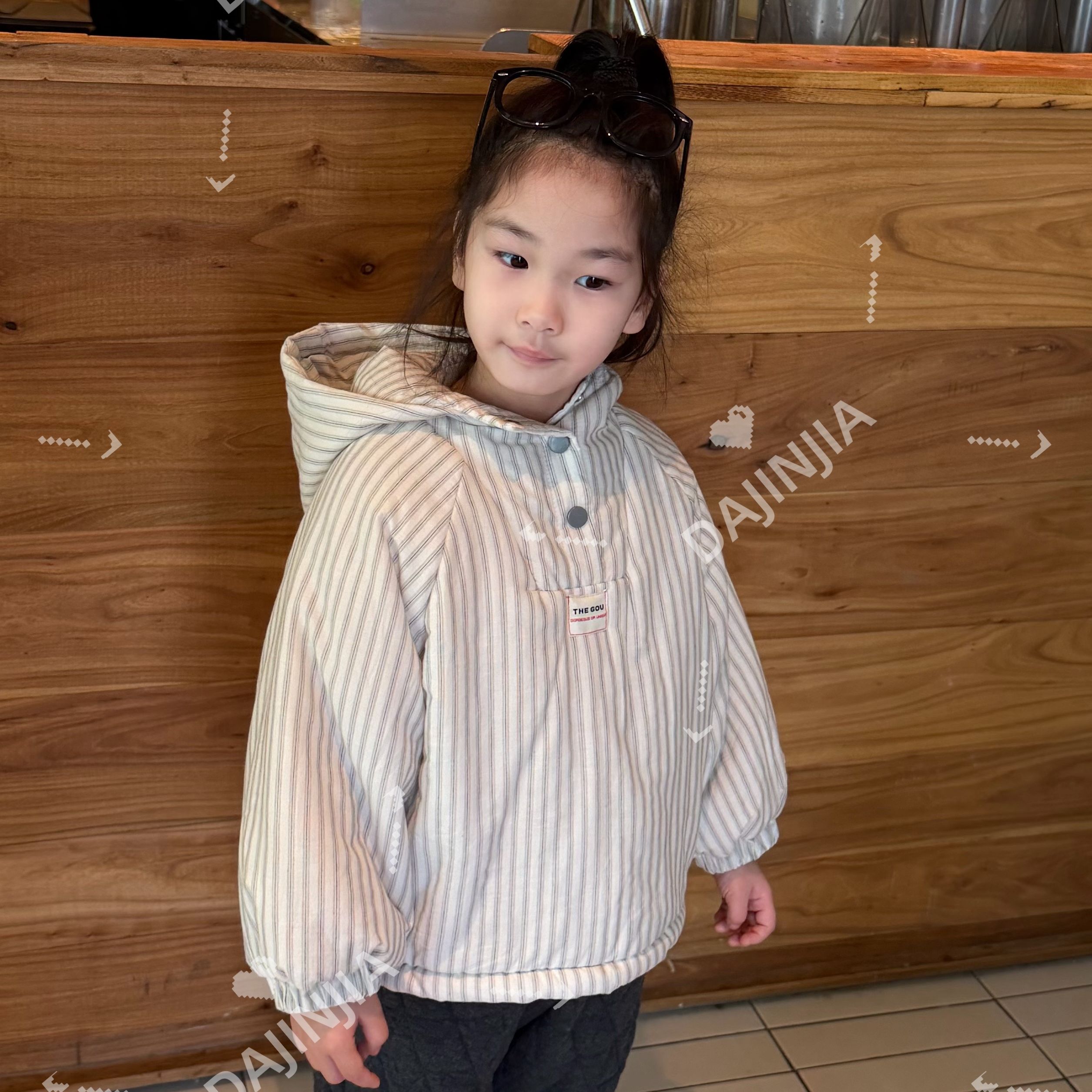 大金定制童装大金定制经典竖条纹连帽按扣棉服简约套头棉衣面包服