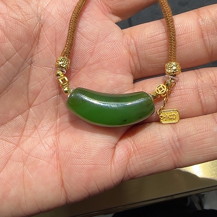 和田玉（碧玉）未镶嵌颈饰乌兰海碧玉