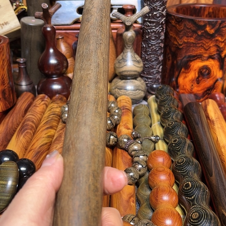 木理****。黑檀擀面杖六根