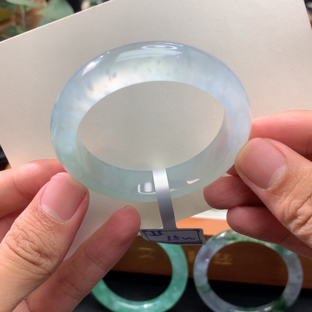 翡翠未镶嵌手镯正圈