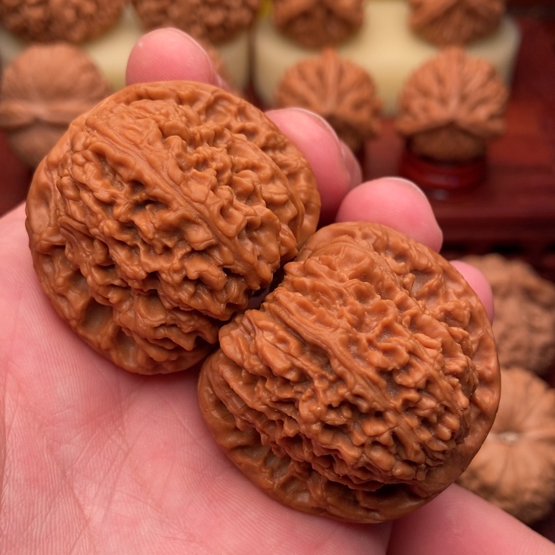 桃核把件中****哥粗筋南疆石42