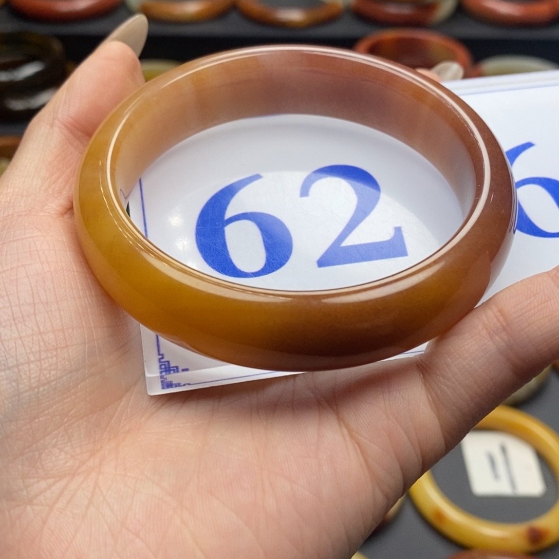 石英质玉（黄龙玉）手镯未镶嵌