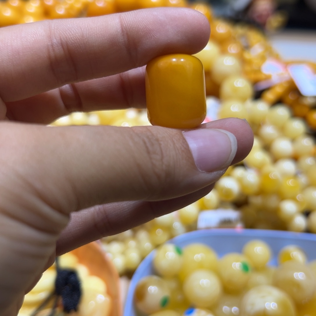 琥珀珠宝奇石未镶嵌