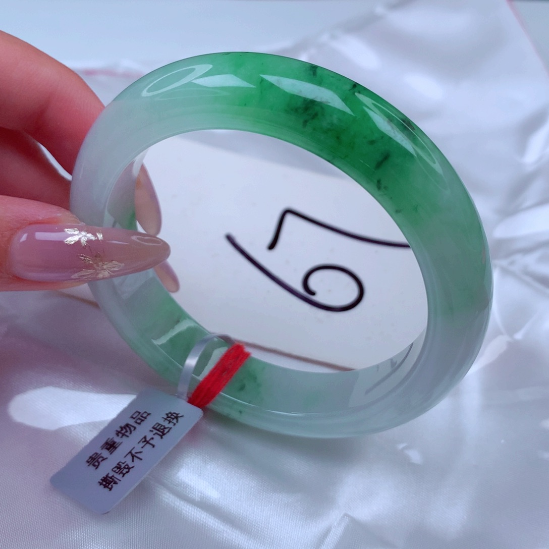 翡翠手镯未镶嵌翡翠55