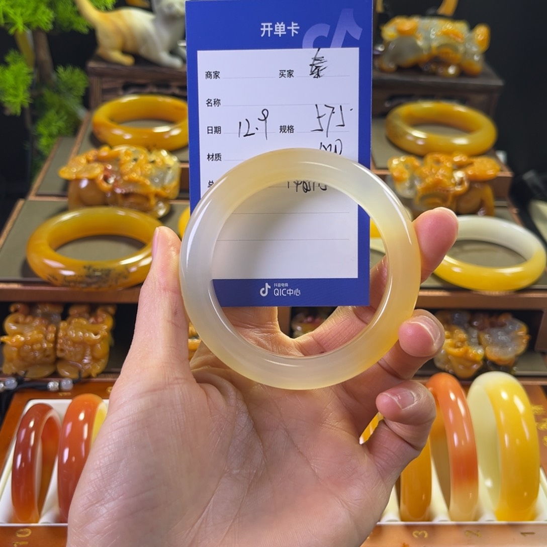 未镶嵌手镯石英质玉秦