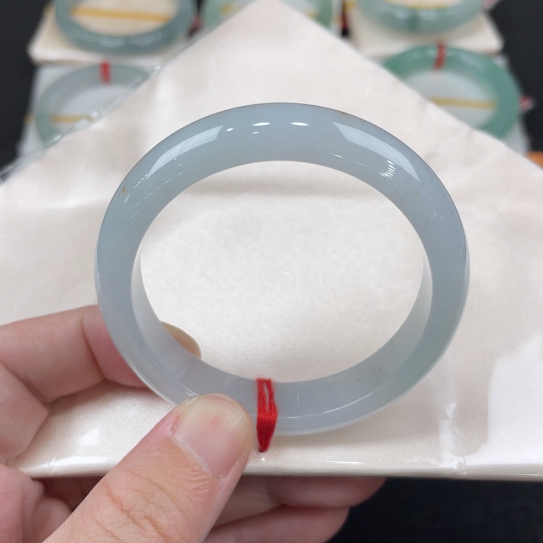 翡翠手镯未镶嵌51.7正圈