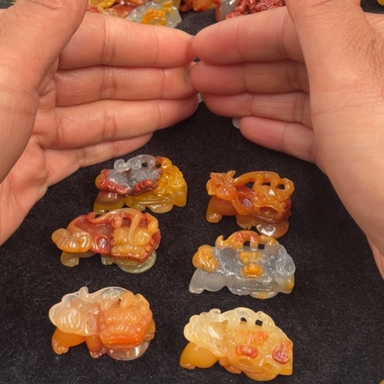 石英质玉（黄龙玉）挂件未镶嵌