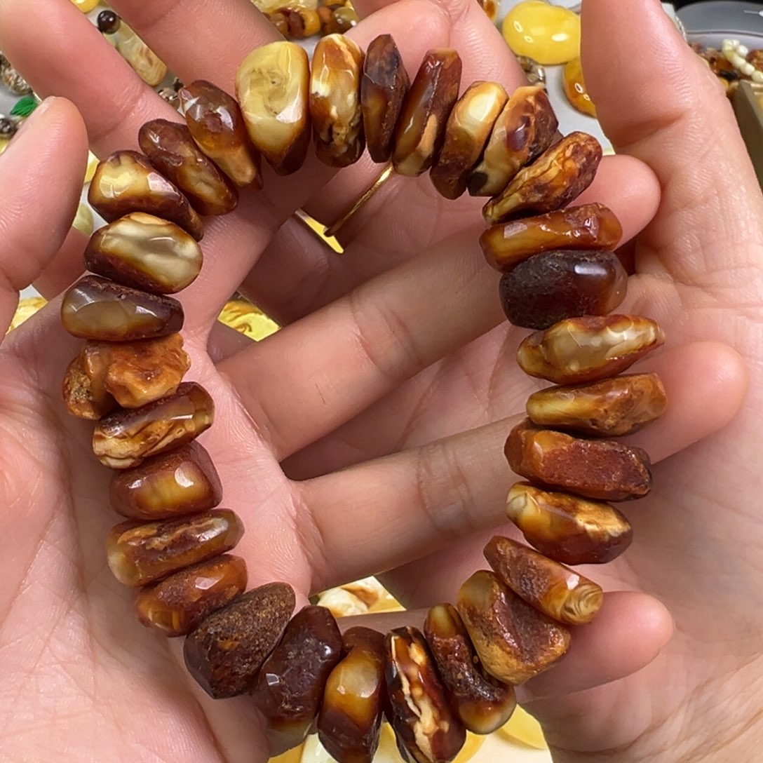 蜜蜡裸石未镶嵌蜜蜡