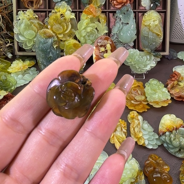 未镶嵌蛇纹石玉颈饰好****