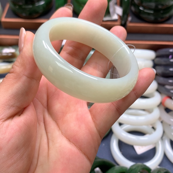 【闪购商品】未镶嵌手镯和田玉