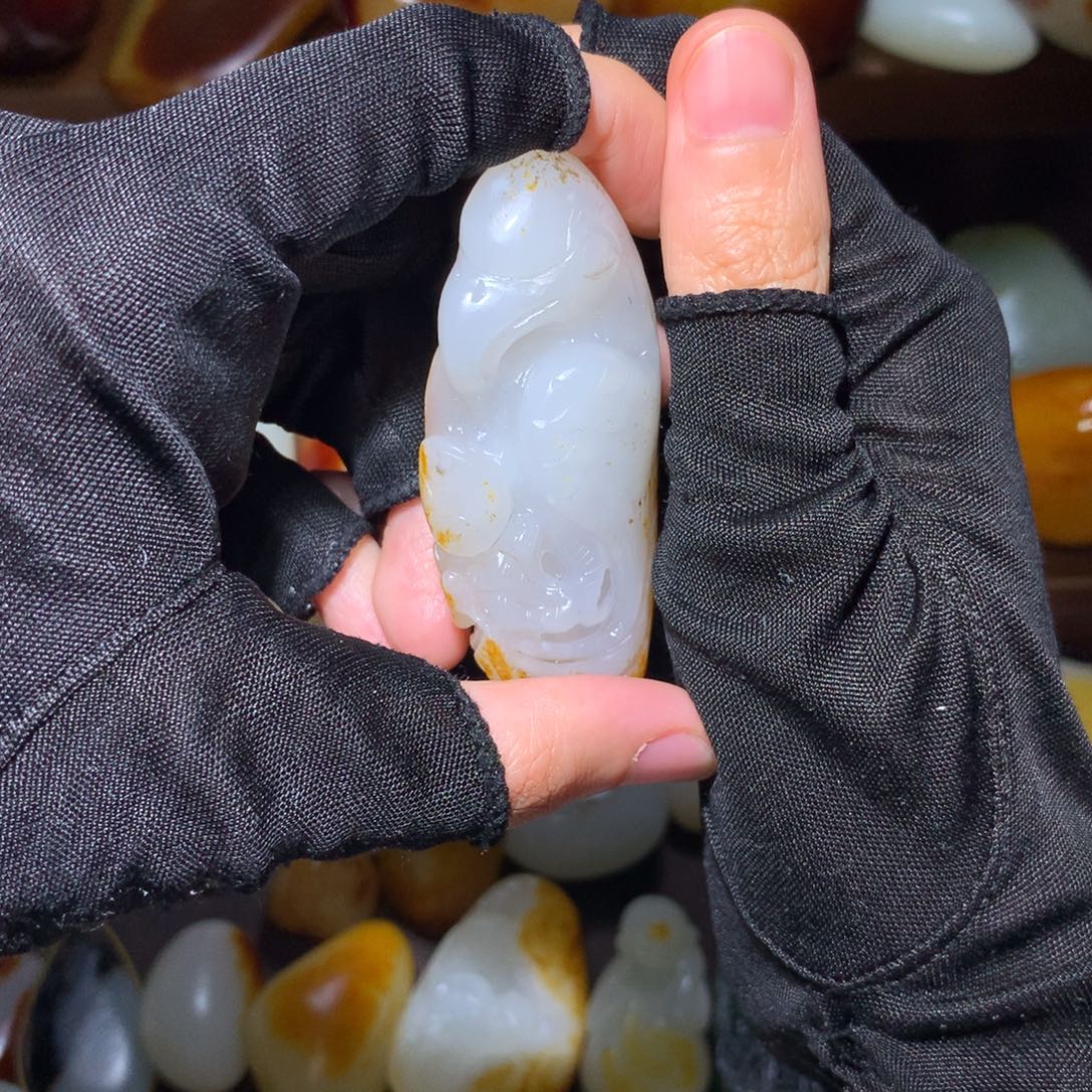 钱***花和田玉未镶嵌颈饰分2单共2千 单2