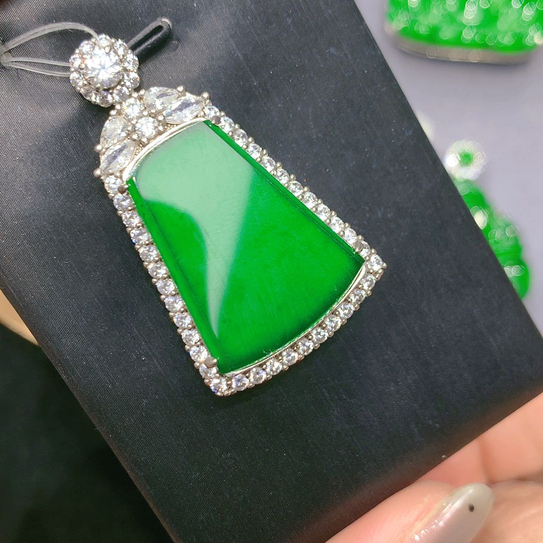 翡翠颈饰银S925镶嵌008888