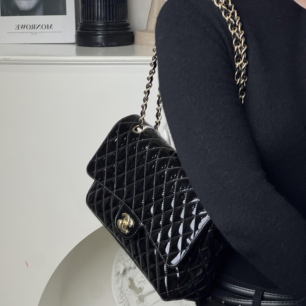 99新 Chanel/香奈儿 香奈儿cf中号黑金漆皮/99新/优选