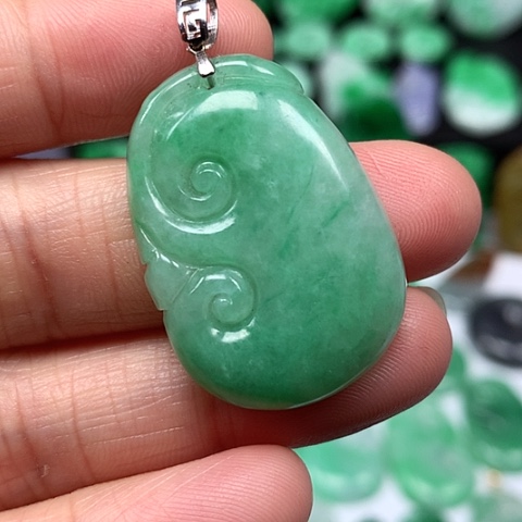 翡翠吊坠(不含链)18K金镶嵌