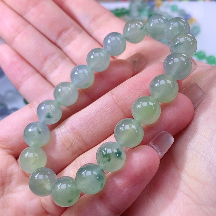 翡翠手链未镶嵌翡翠
