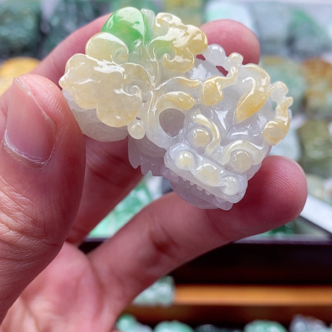 翡翠颈饰未镶嵌翡翠