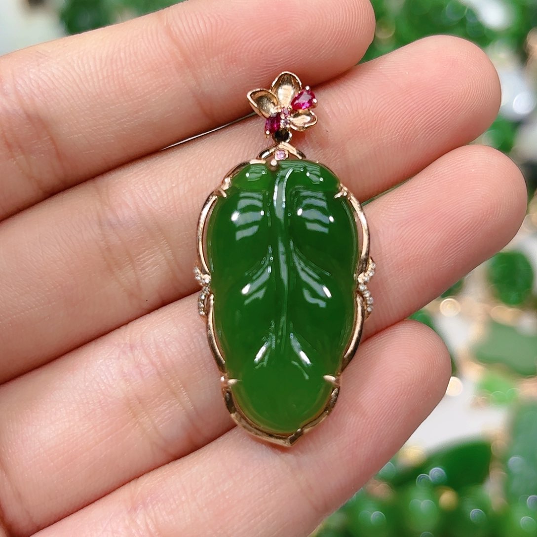 和田玉（碧玉）颈饰18K金镶嵌