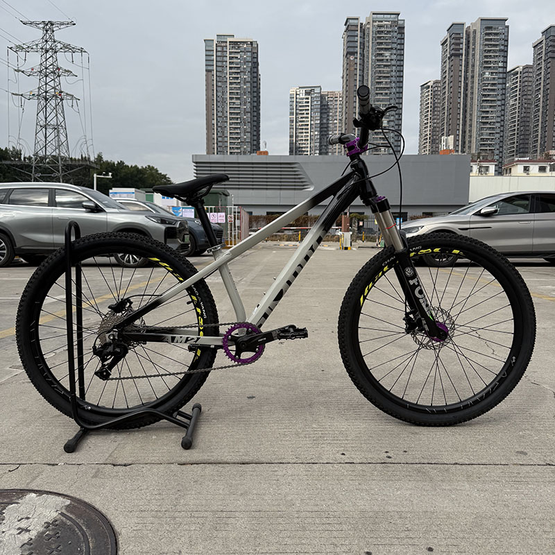 【测评样车】哈曼兄弟AM2土坡山地车自行车