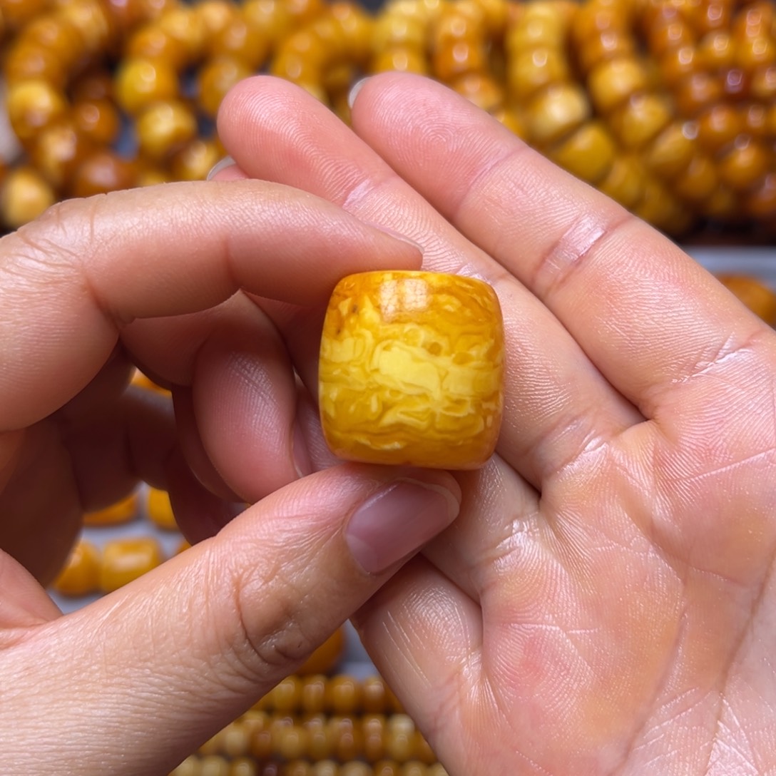 琥珀未镶嵌吊坠(不含链)