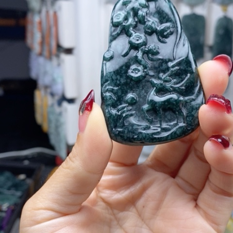 翡翠颈饰未镶嵌翡翠