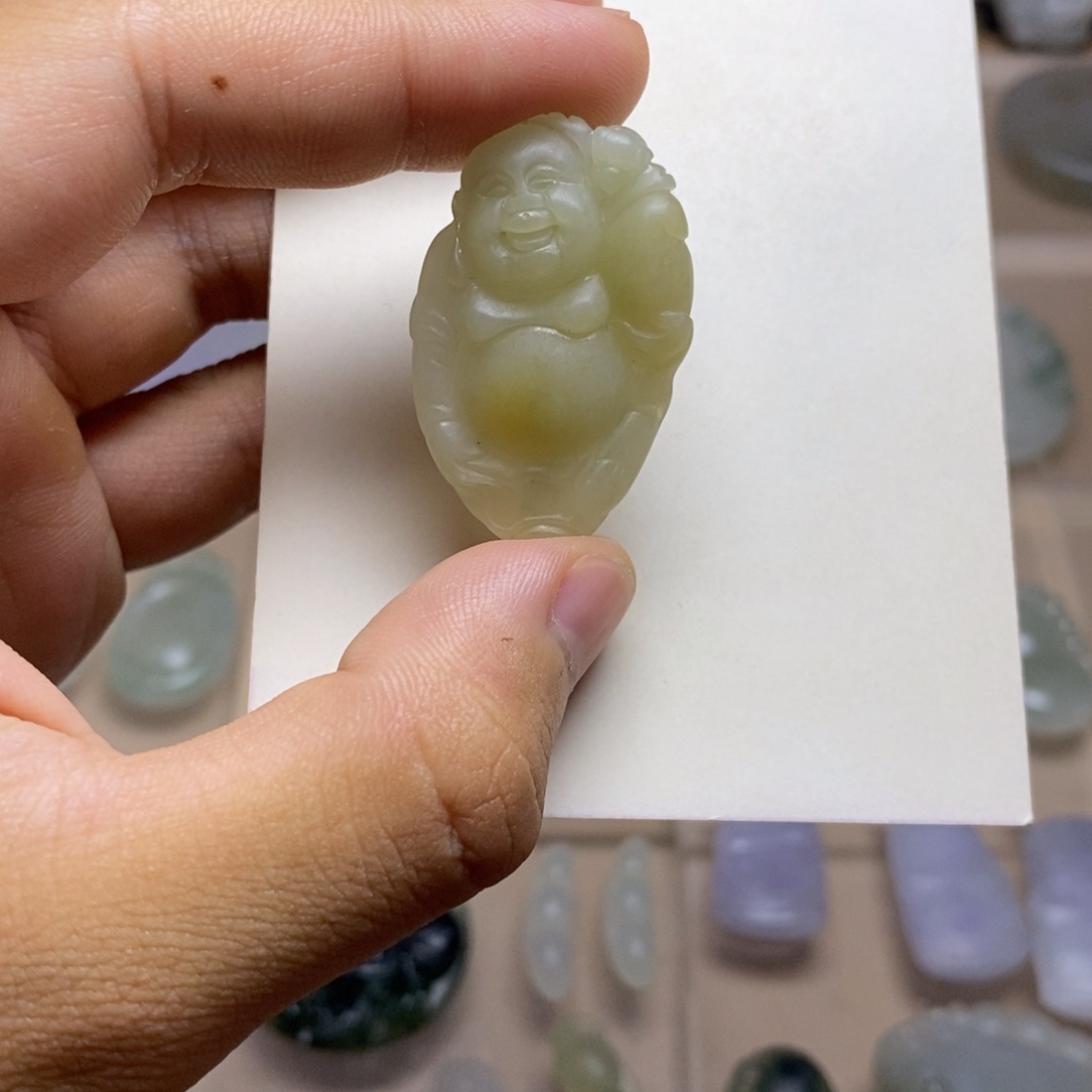 未镶嵌定制翡翠立佛