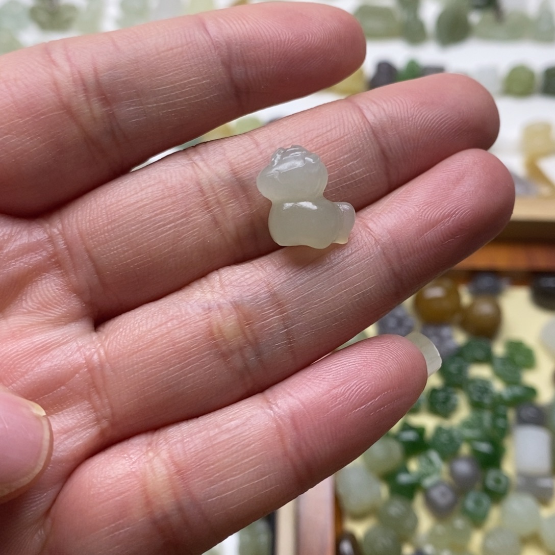 糖****和田玉未镶嵌颈饰