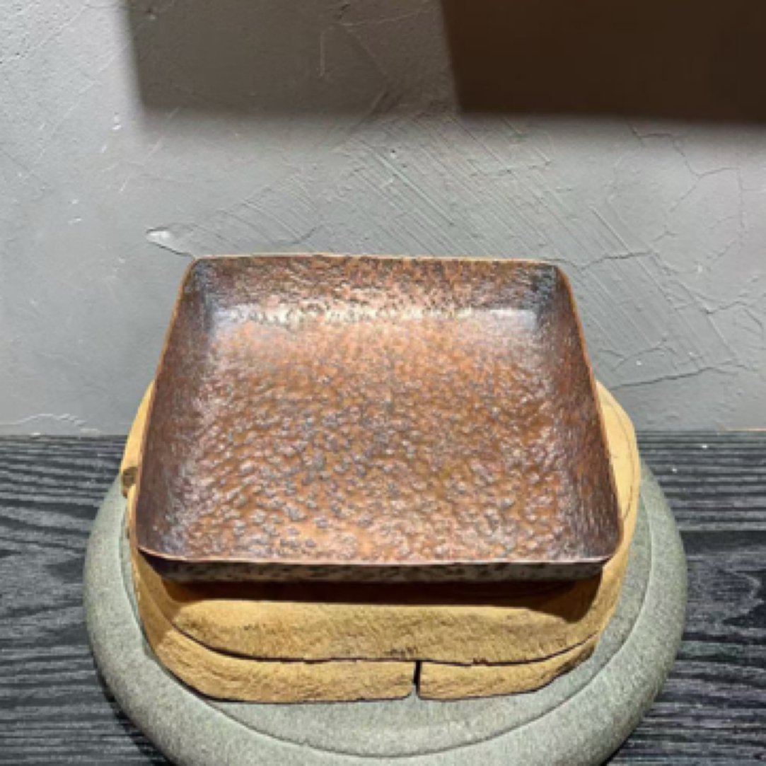 手工锻打茶盘紫铜制作