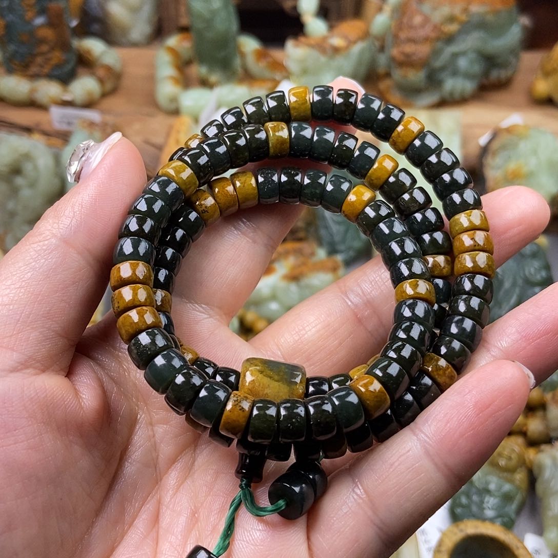 岫岩河磨玉（透闪石质玉）挂坠未镶嵌小*村