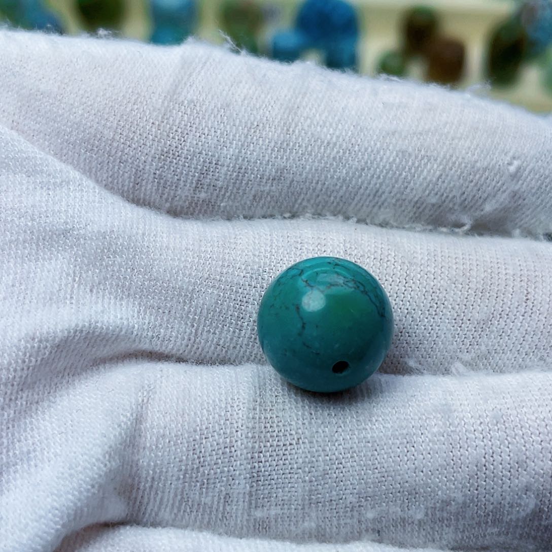 绿松石颈饰未镶嵌次*