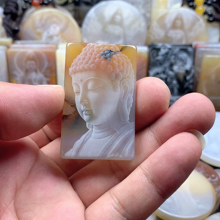 未镶嵌颈饰玛瑙/玉髓嘻*