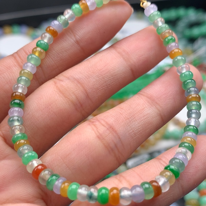 翡翠手镯未镶嵌卡